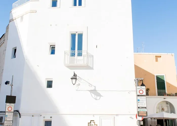 Monsignore Maisons